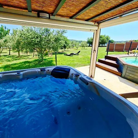 Holiday home House Beta, A Romantic Hideaway In An Olive Grove By The Sea, Swimming Pool, Jacuzzi & Playground, Pomer