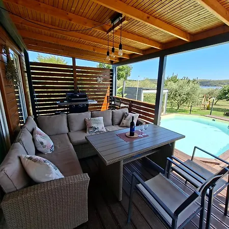 House Beta, A Romantic Hideaway In An Olive Grove By The Sea, Swimming Pool, Jacuzzi & Playground, Pomer * Πούλα