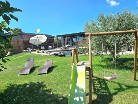 House Beta, A Romantic Hideaway In An Olive Grove By The Sea, Swimming Pool, Jacuzzi & Playground, Pomer Πούλα