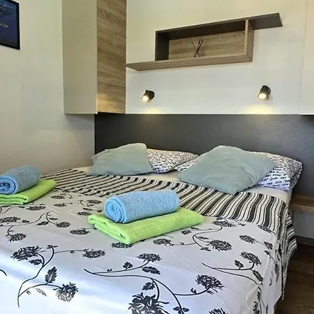 House Beta, A Romantic Hideaway In An Olive Grove By The Sea, Swimming Pool, Jacuzzi & Playground, Pomer Σπίτι διακοπών Πούλα