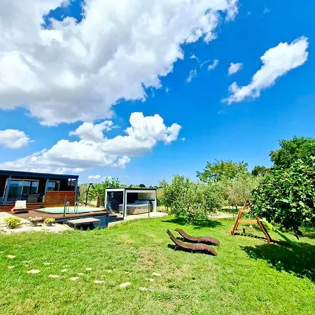 Σπίτι διακοπών House Beta, A Romantic Hideaway In An Olive Grove By The Sea, Swimming Pool, Jacuzzi & Playground, Pomer *