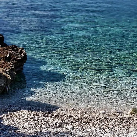 House Beta, A Romantic Hideaway In An Olive Grove By The Sea, Swimming Pool, Jacuzzi & Playground, Pomer Σπίτι διακοπών *