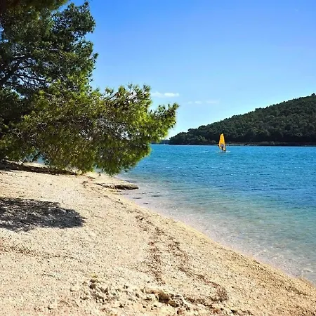House Beta, A Romantic Hideaway In An Olive Grove By The Sea, Swimming Pool, Jacuzzi & Playground, Pomer *